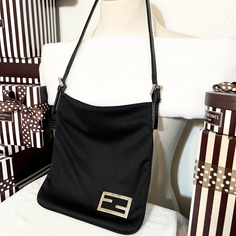 FENDI⭐️⭐️MAMA NEOPRENE BAGUETTE! FF LOGO